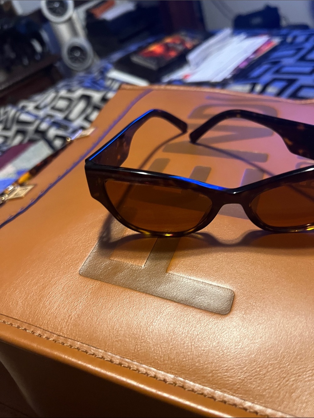 Sunglasses - Picture 4 of 5